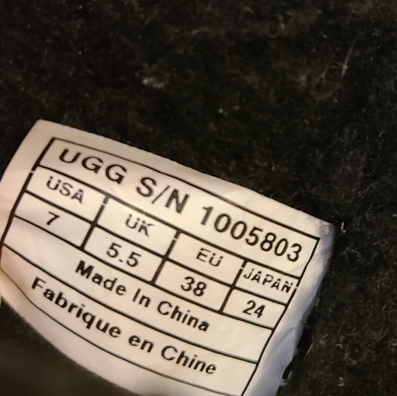 🔥UGG Carter Black Water-Resistant Suede Sheepskin Boots Size 7 - Picture 11 of 12